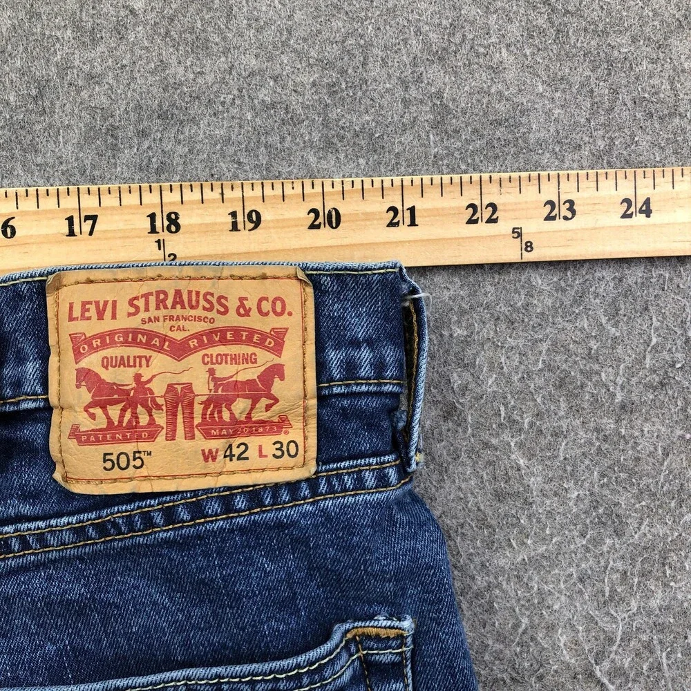 Levis 505 Jeans Mens 42x30 Blue Medium Wash Regular Straight Denim Pants Casual
